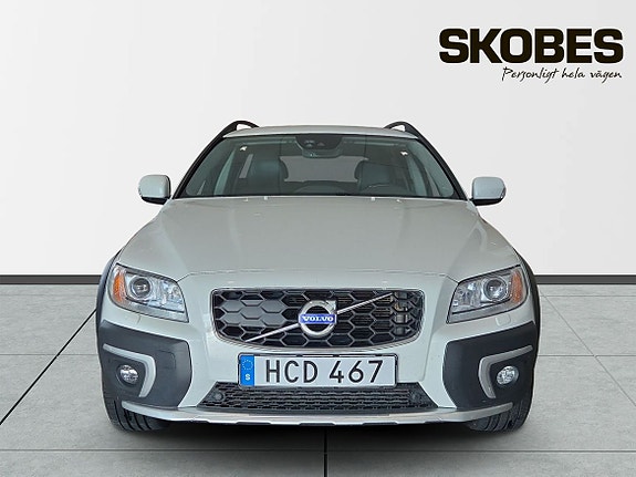 Volvo XC70 2 of 3