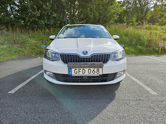 Skoda Fabia 2 of 14