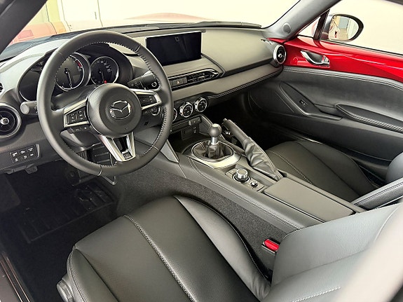 Mazda MX-5 10 of 18