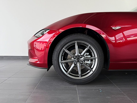 Mazda MX-5 4 of 18