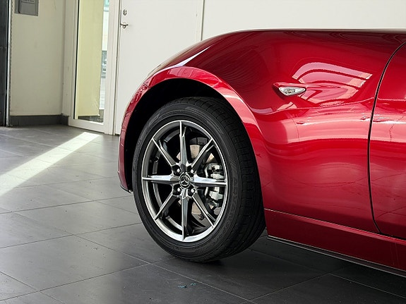 Mazda MX-5 3 of 18