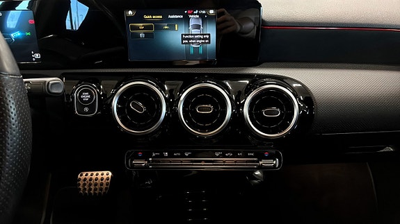 Mercedes-Benz A180 12 of 16