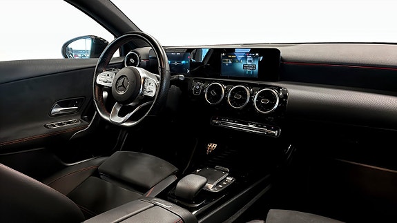 Mercedes-Benz A180 3 of 16
