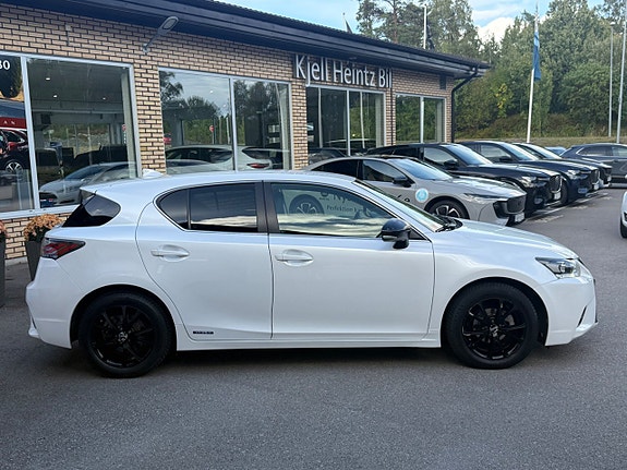 Lexus CT200h 6 of 17