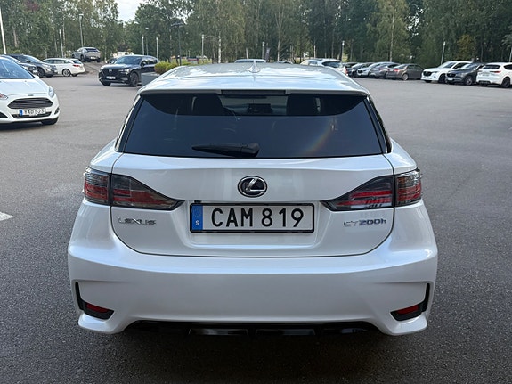Lexus CT200h 4 of 17