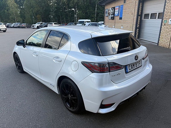 Lexus CT200h 3 of 17
