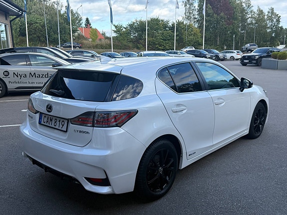 Lexus CT200h 5 of 17