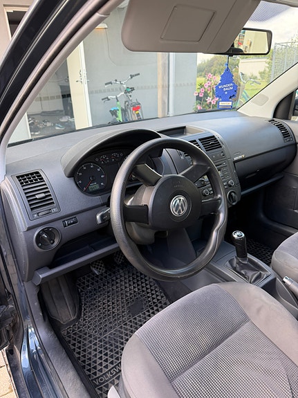 Volkswagen Polo 2 of 10