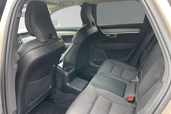 Volvo V90 8 of 16