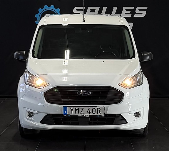 Ford Transit Connect 4 of 29