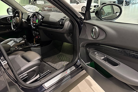 MINI Cooper S 18 of 23