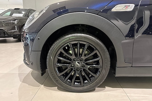 MINI Cooper S 17 of 23