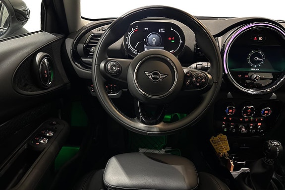 MINI Cooper S 11 of 23