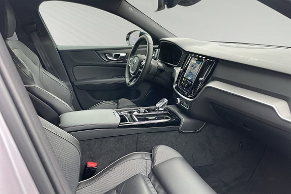 Volvo V60 10 of 16