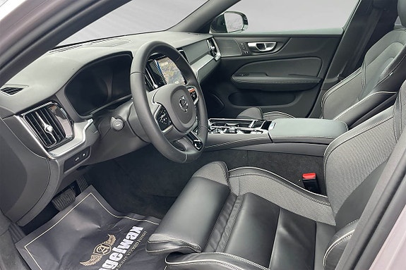 Volvo V60 7 of 16