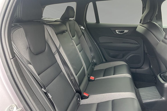 Volvo V60 11 of 16