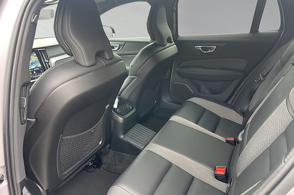 Volvo V60 8 of 16