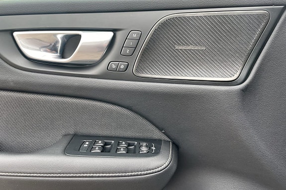Volvo V60 13 of 16