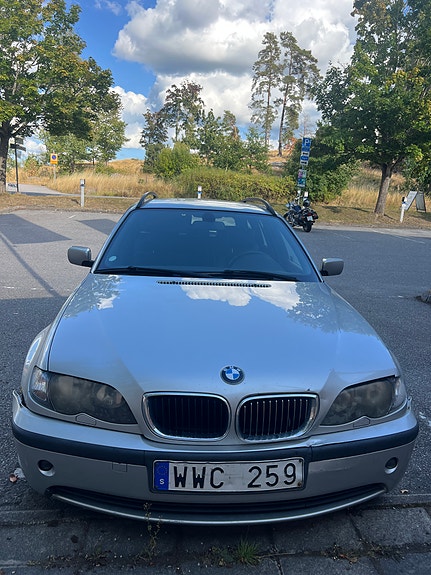BMW 320i 6 of 9