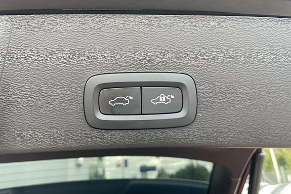 Volvo XC40 14 of 15