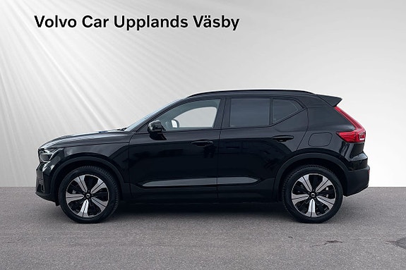 Volvo XC40 3 of 15