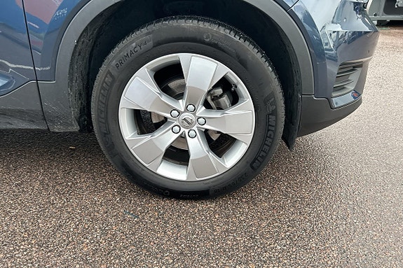 Volvo XC40 12 of 17