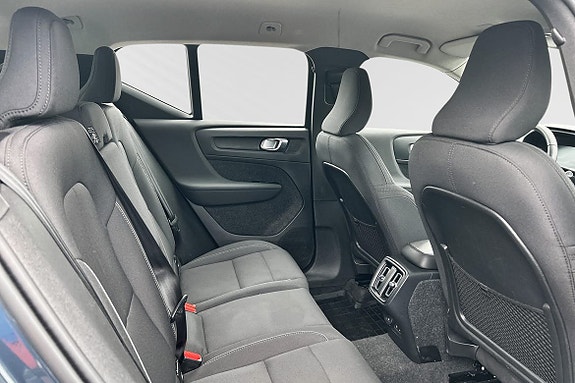 Volvo XC40 11 of 17