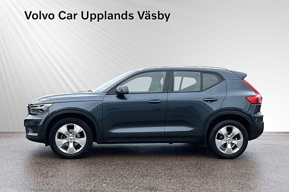 Volvo XC40 3 of 17