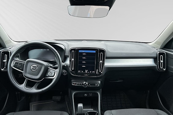 Volvo XC40 9 of 17