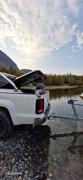 Volkswagen Amarok 2 of 3