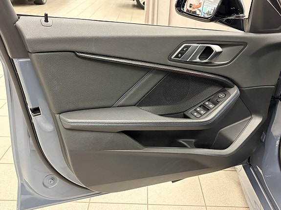 BMW 118i 5 of 21