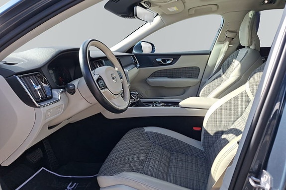 Volvo V60 12 of 24
