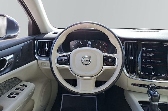 Volvo V60 9 of 24