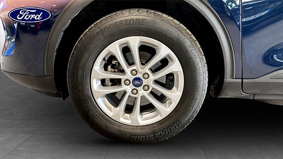 Ford Kuga 9 of 13