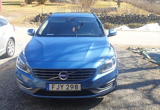 Volvo V60 2 of 10