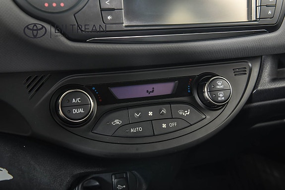 Toyota Yaris 10 of 14