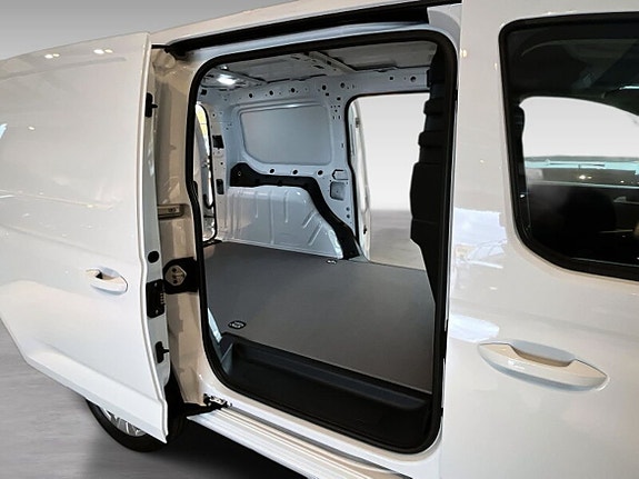 Ford Transit Connect 14 of 18