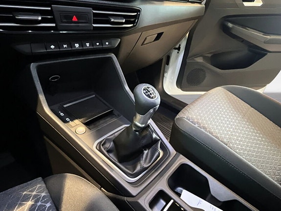 Ford Transit Connect 17 of 18