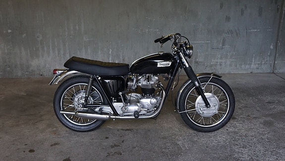 Triumph Bonneville T120R 9 of 30