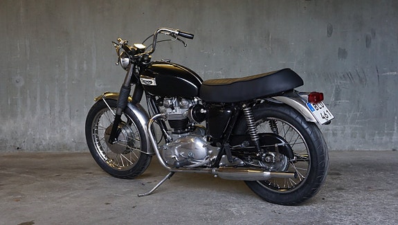 Triumph Bonneville T120R 6 of 30