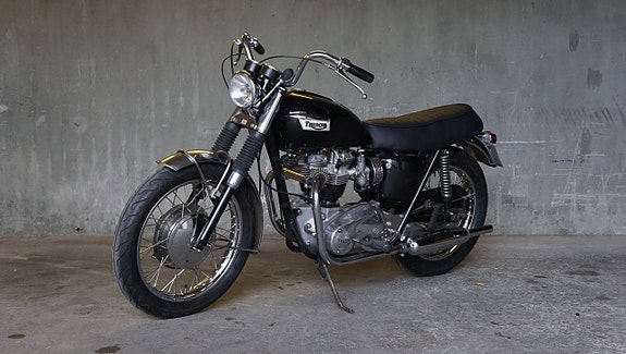 Triumph Bonneville T120R 4 of 30