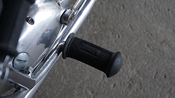 Triumph Bonneville T120R 20 of 30