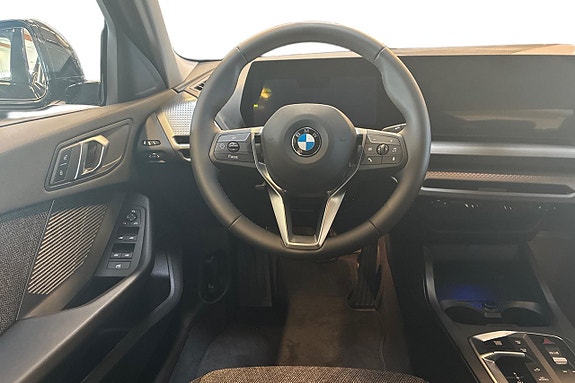 BMW 120 9 of 19
