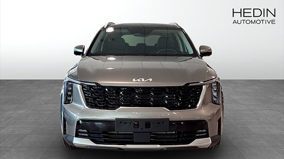Kia Sorento 8 of 13