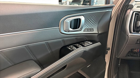 Kia Sorento 11 of 13