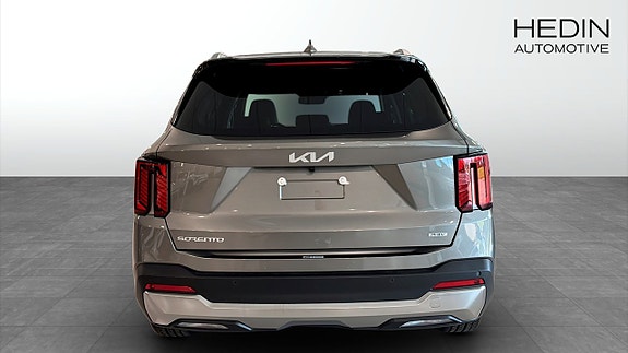 Kia Sorento 7 of 13