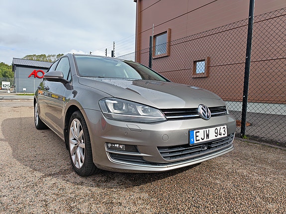 Volkswagen Golf VII 2 of 9