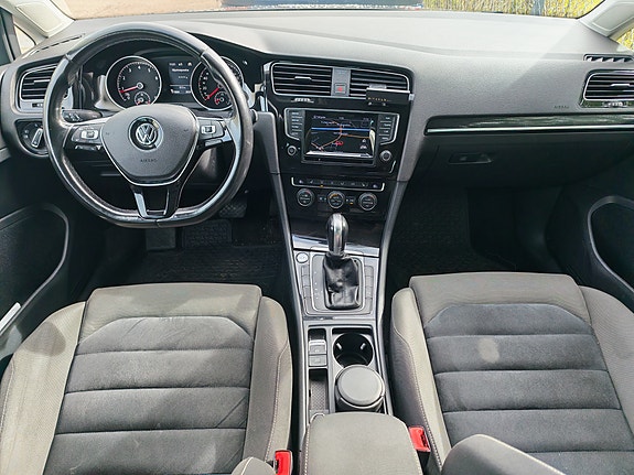 Volkswagen Golf VII 8 of 9