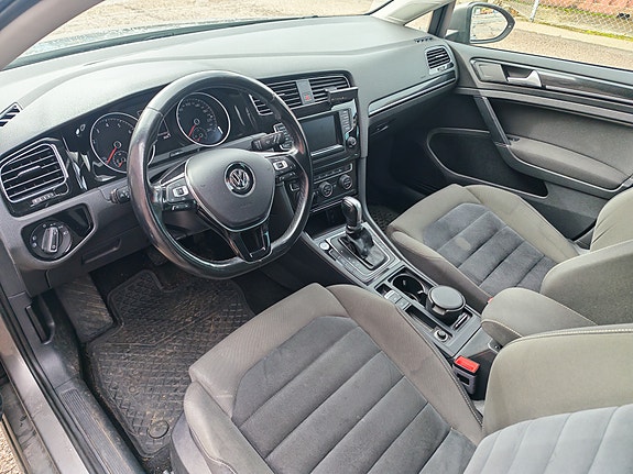 Volkswagen Golf VII 9 of 9