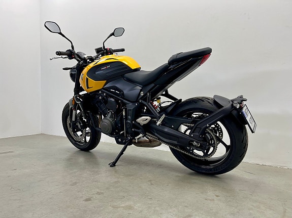 Triumph Trident 660  * Höströj * 2 of 7